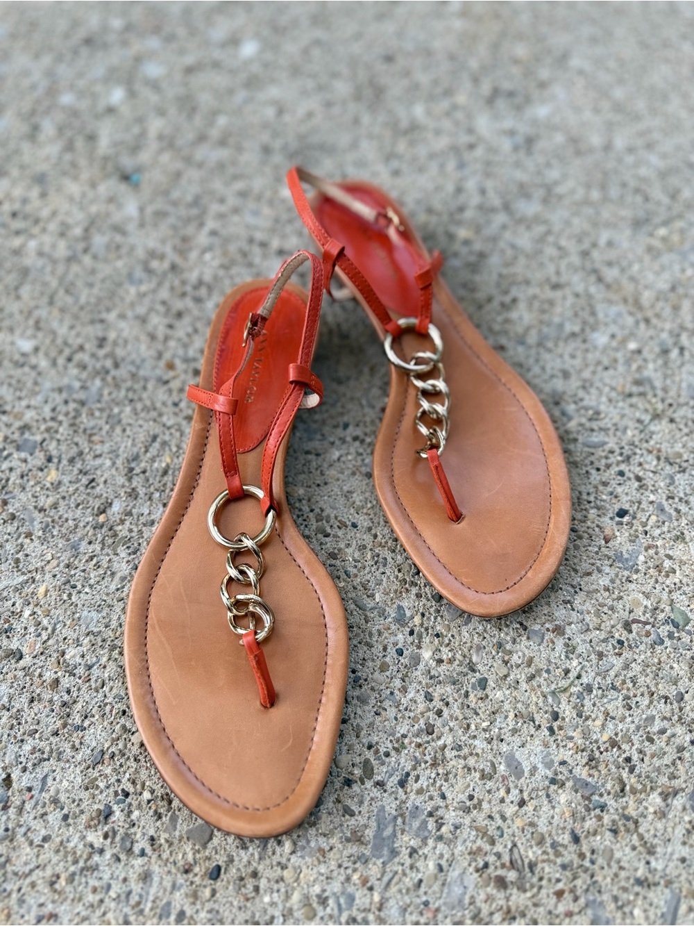 Ann Taylor Leather Chain Thong Sandals Orange Coral Gold Size 8M Flaw